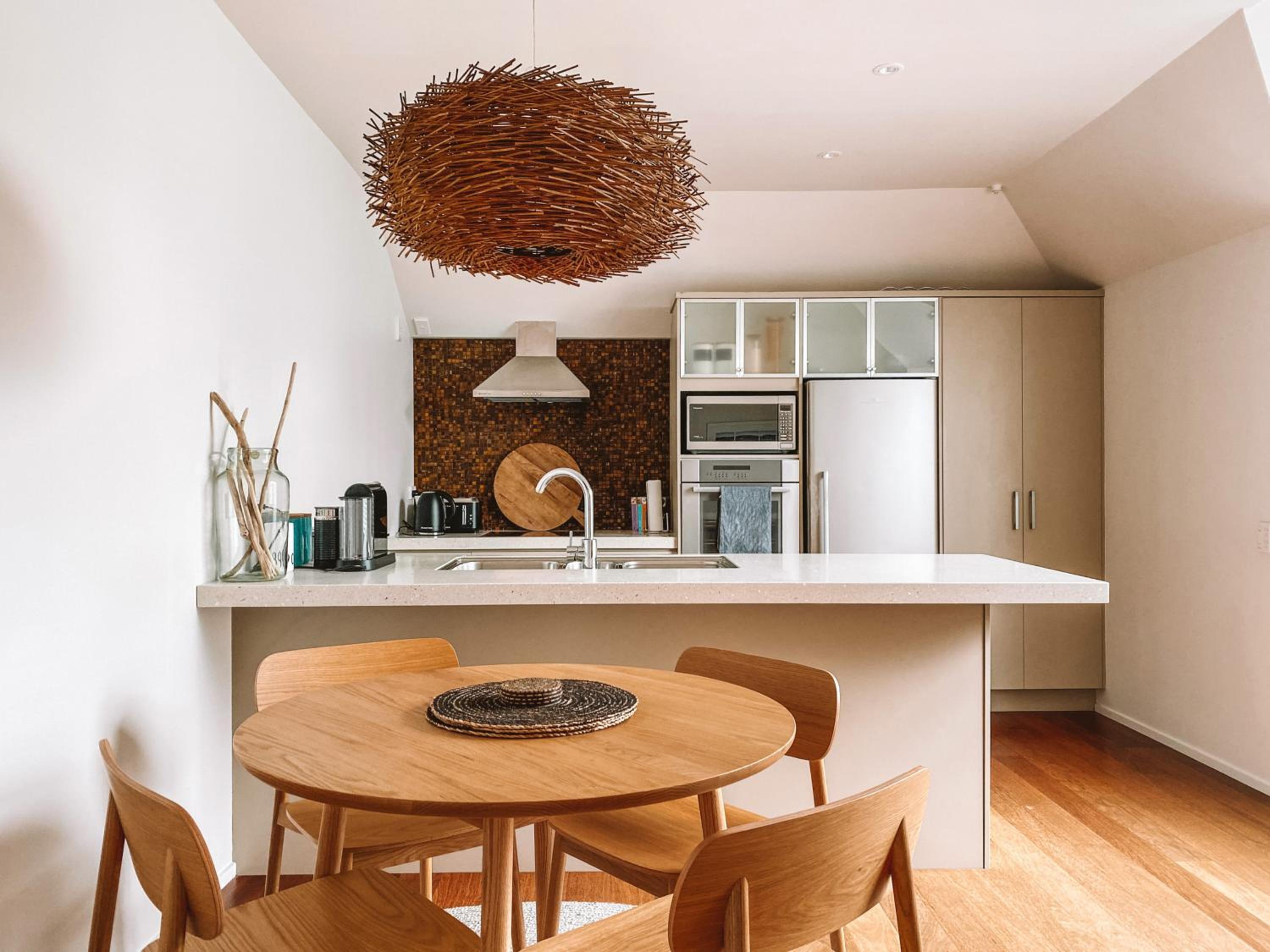 Russell Wharf House - York Street Apartment view 3