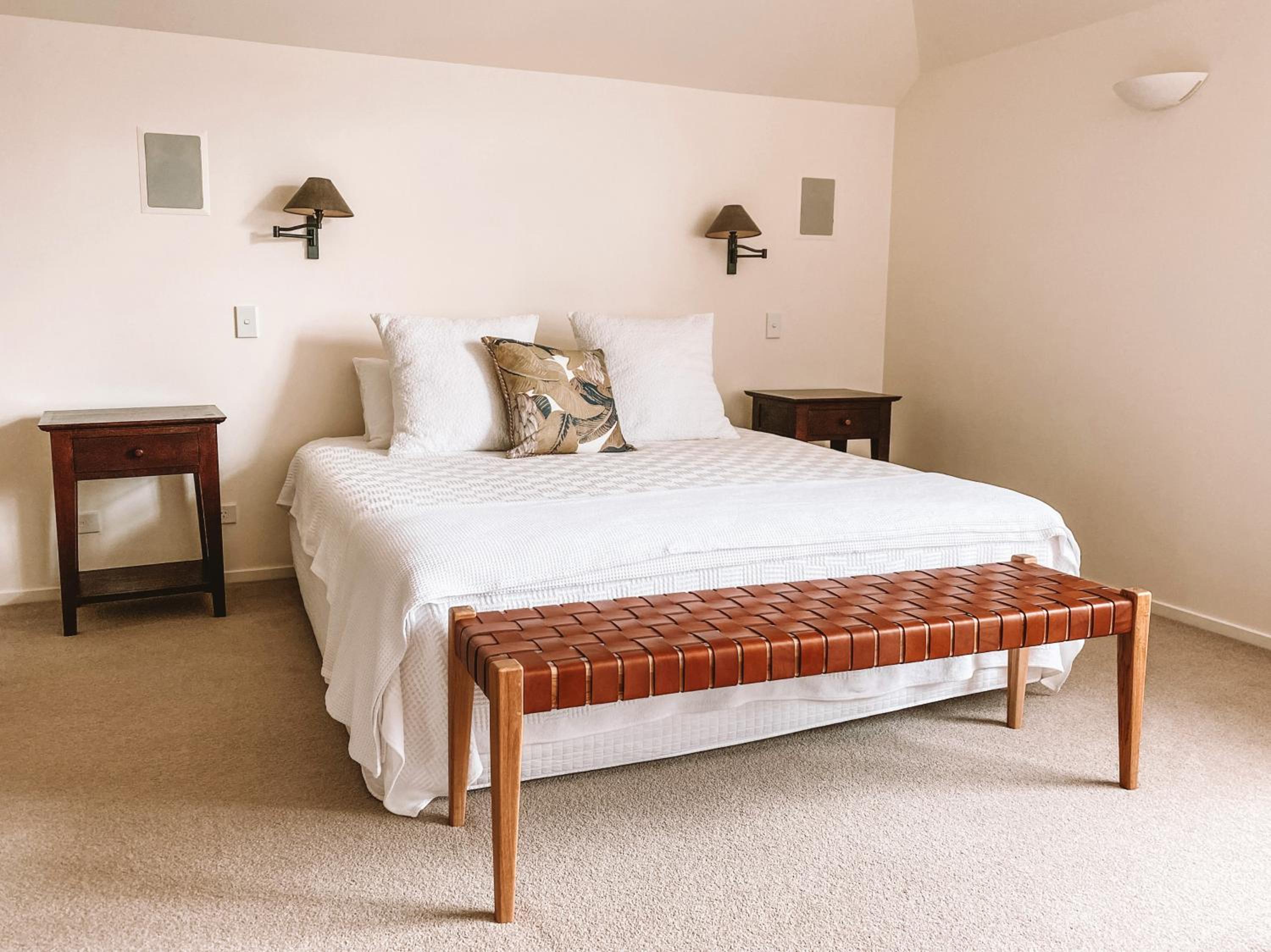 Russell Wharf House - York Street Apartment view 4