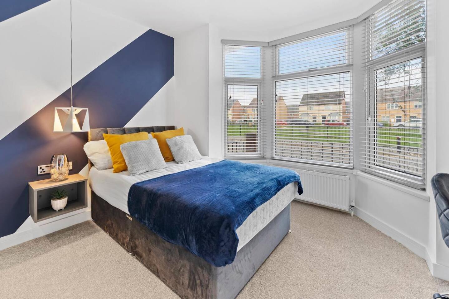 Westland House En-suite Whole view 3