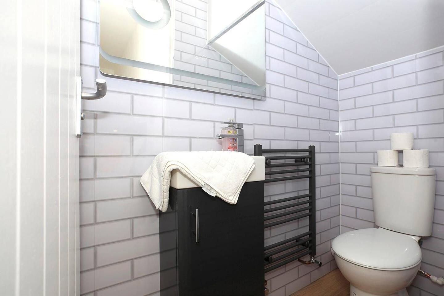 Westfield House Ensuites - Whole