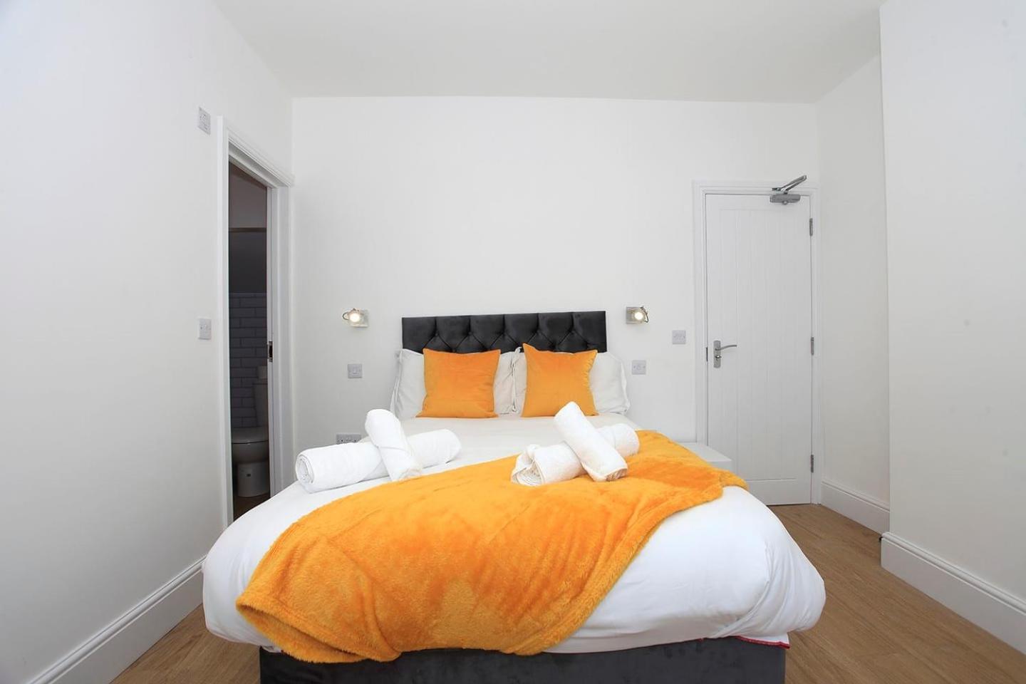 Westfield House Ensuites - Whole