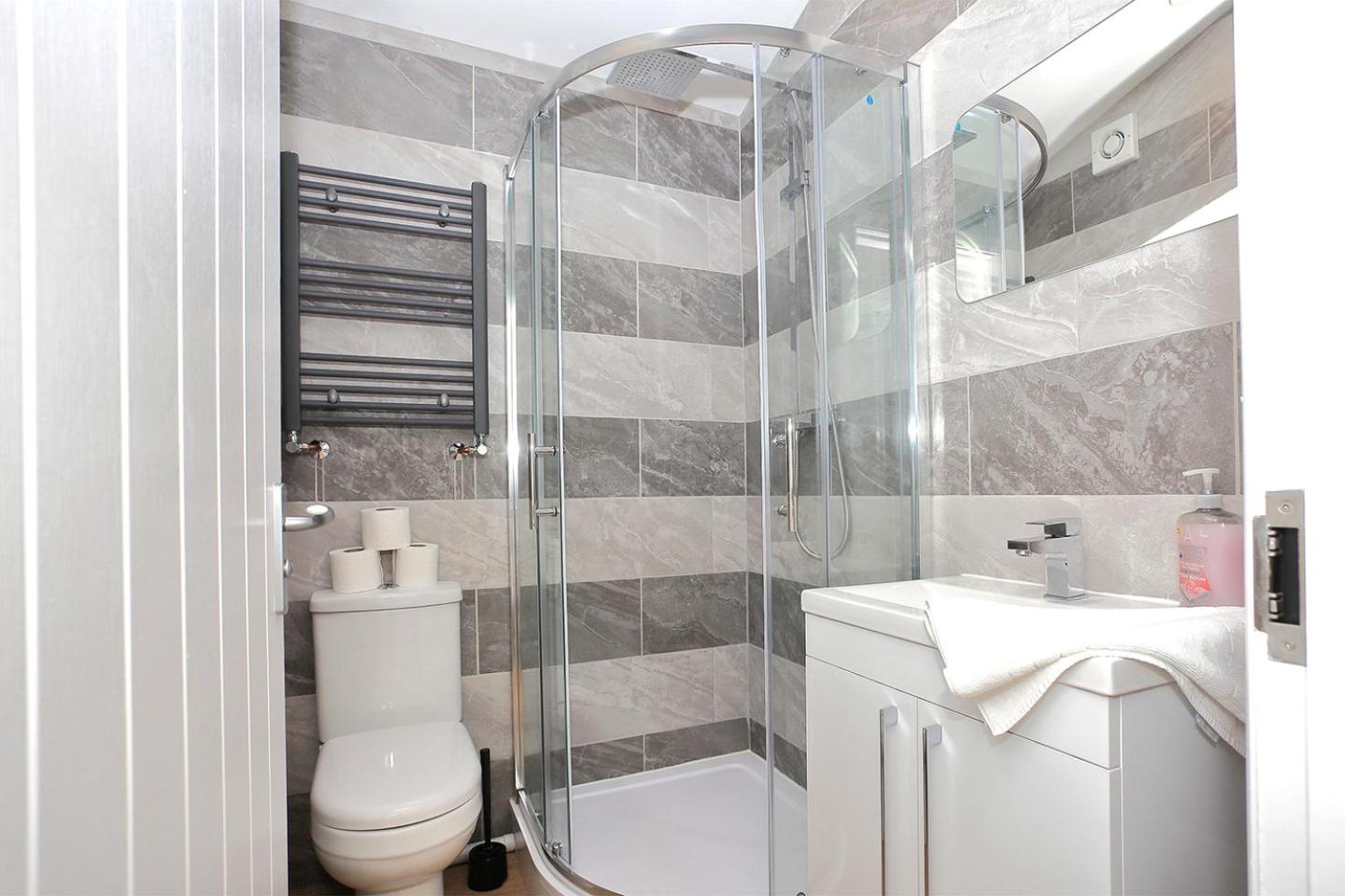 Westfield House Ensuites - Whole