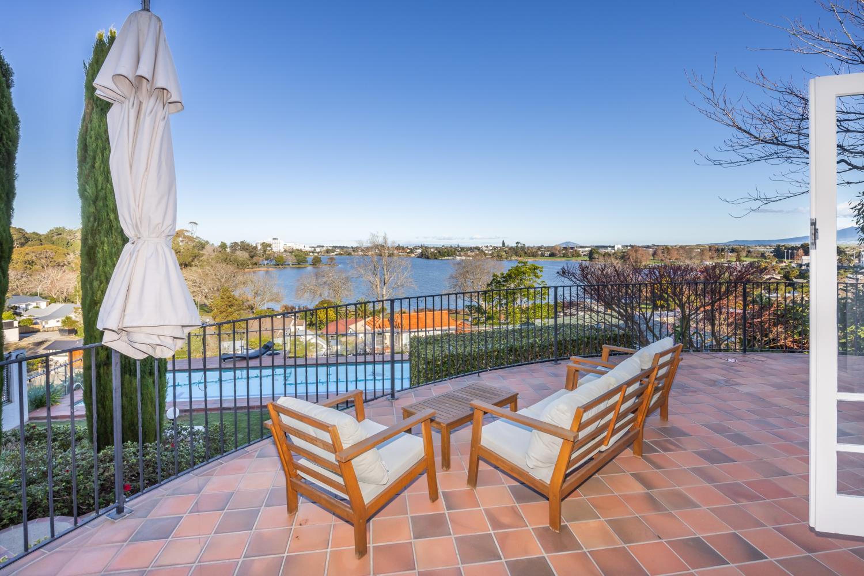 Hamilton Vacations - Timeless Beauty with Lake Views - Property Image 1