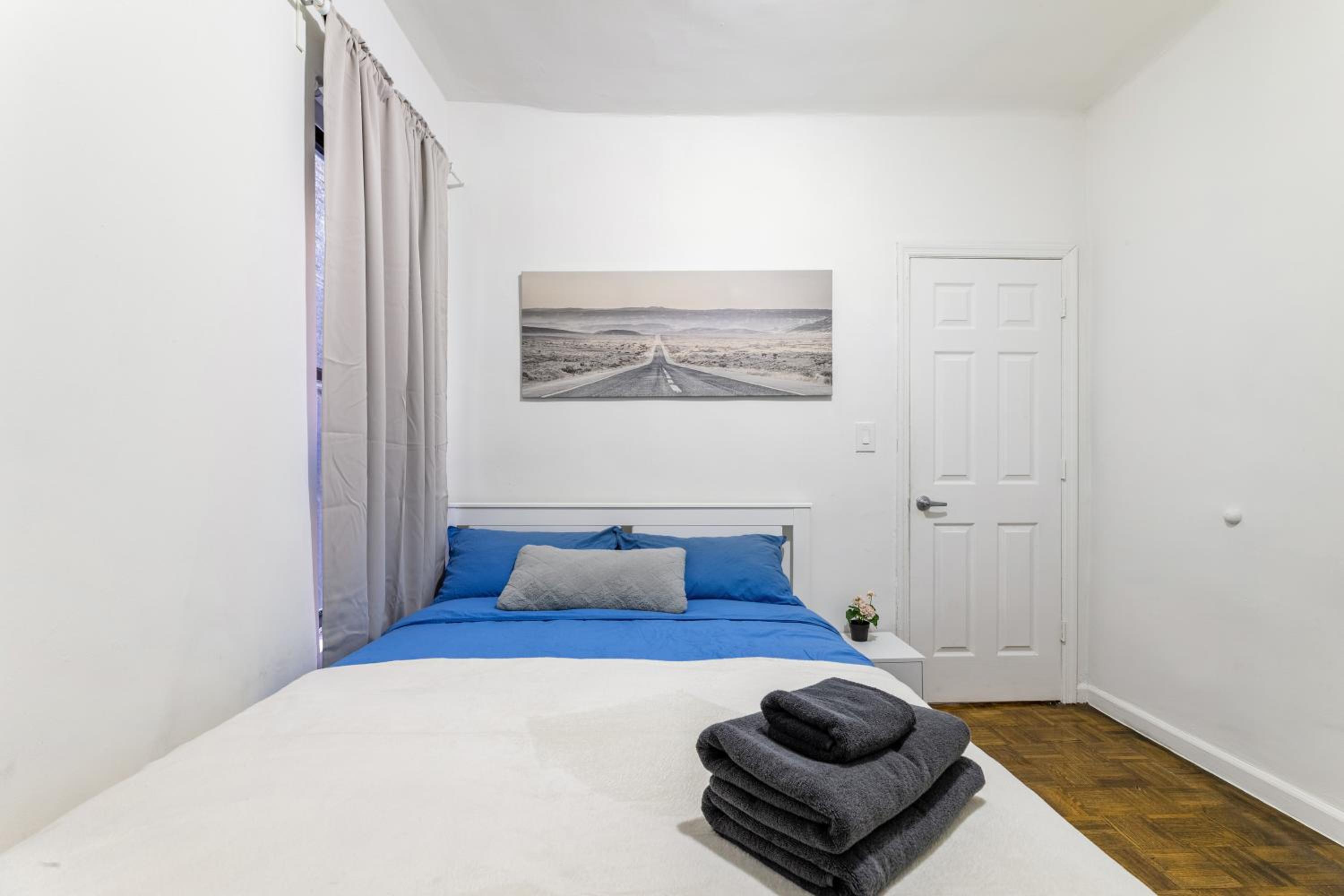 Hidden Cozy 2BD apartment In Manhattan