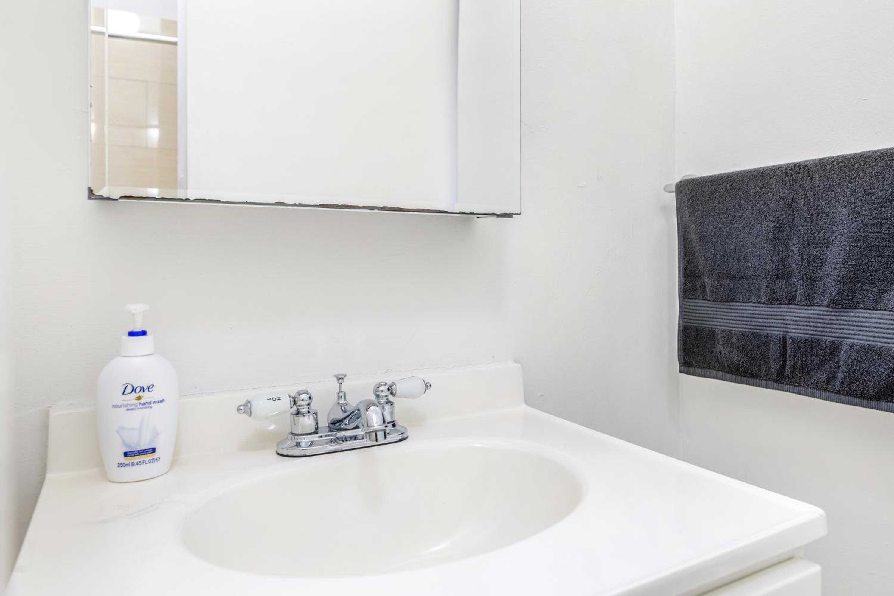 Hidden Cozy 2BD apartment In Manhattan