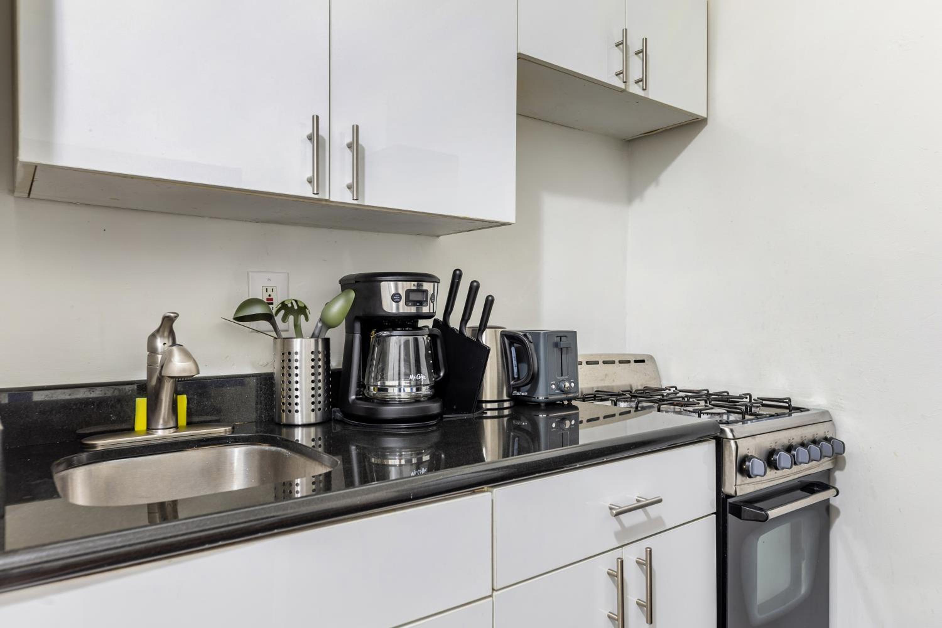 Hidden Cozy 2BD apartment In Manhattan
