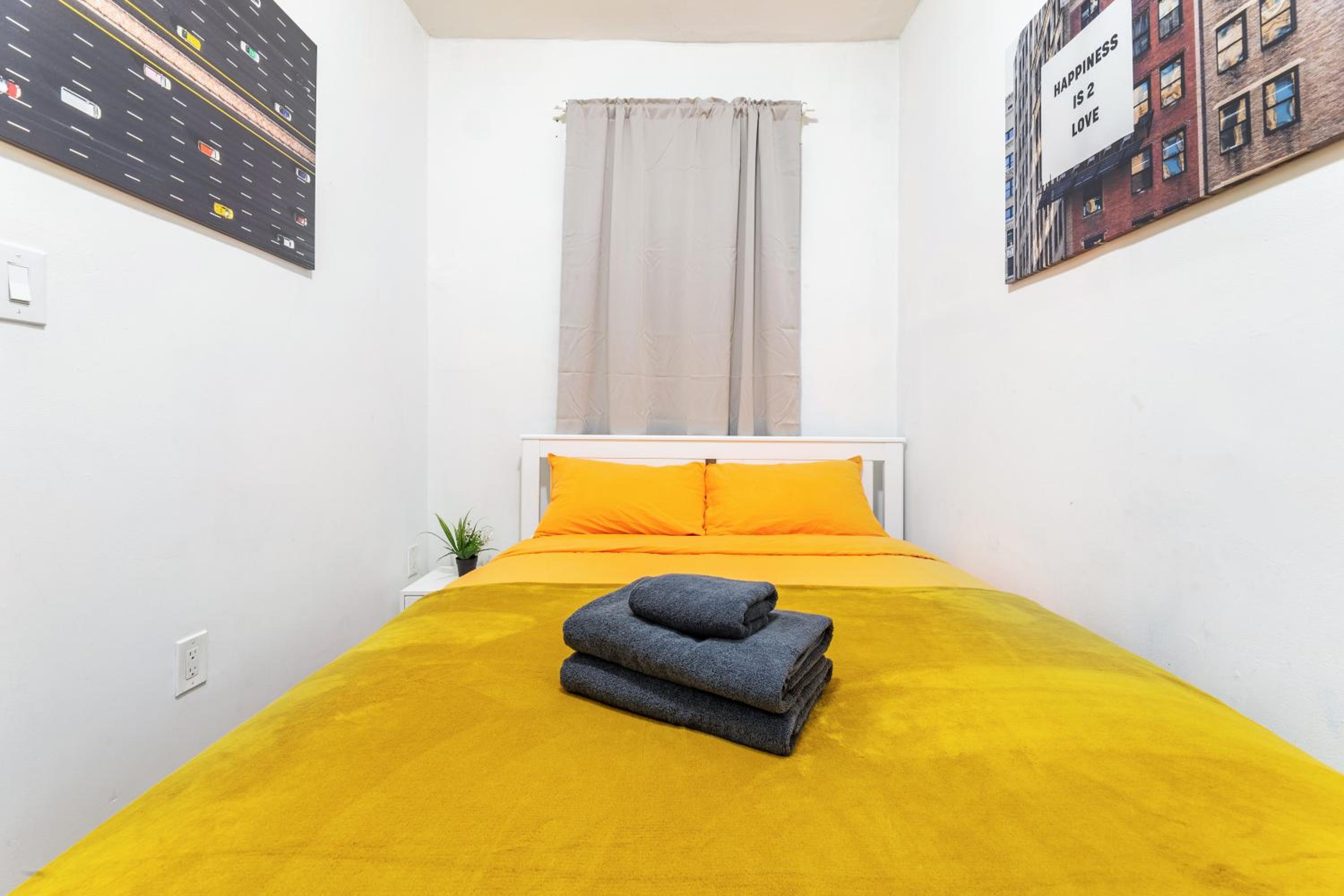 Hidden Cozy 2BD apartment In Manhattan