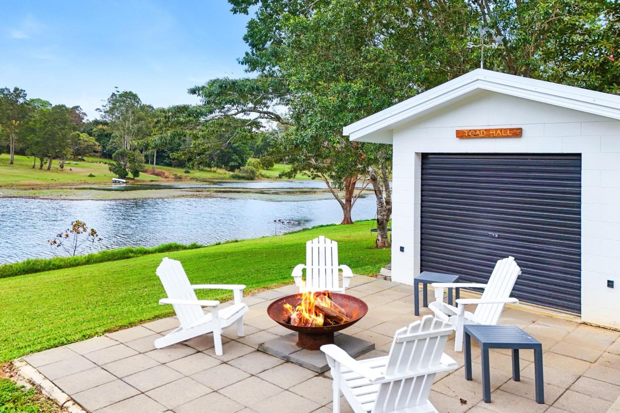 Oleander Escape Lake Front Retreat