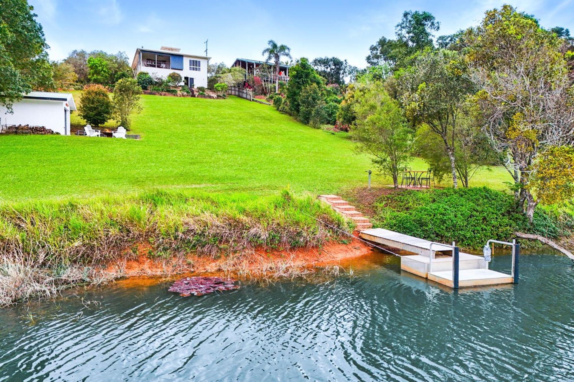 Oleander Escape Lake Front Retreat