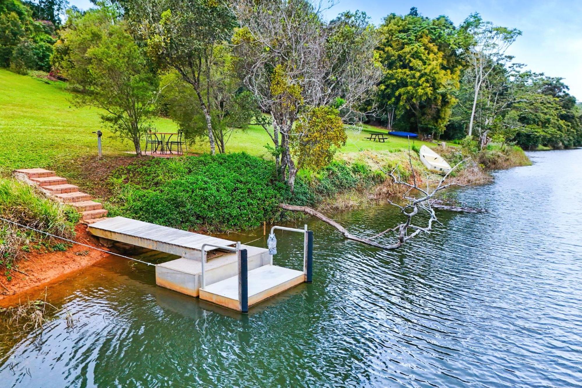 Oleander Escape Lake Front Retreat