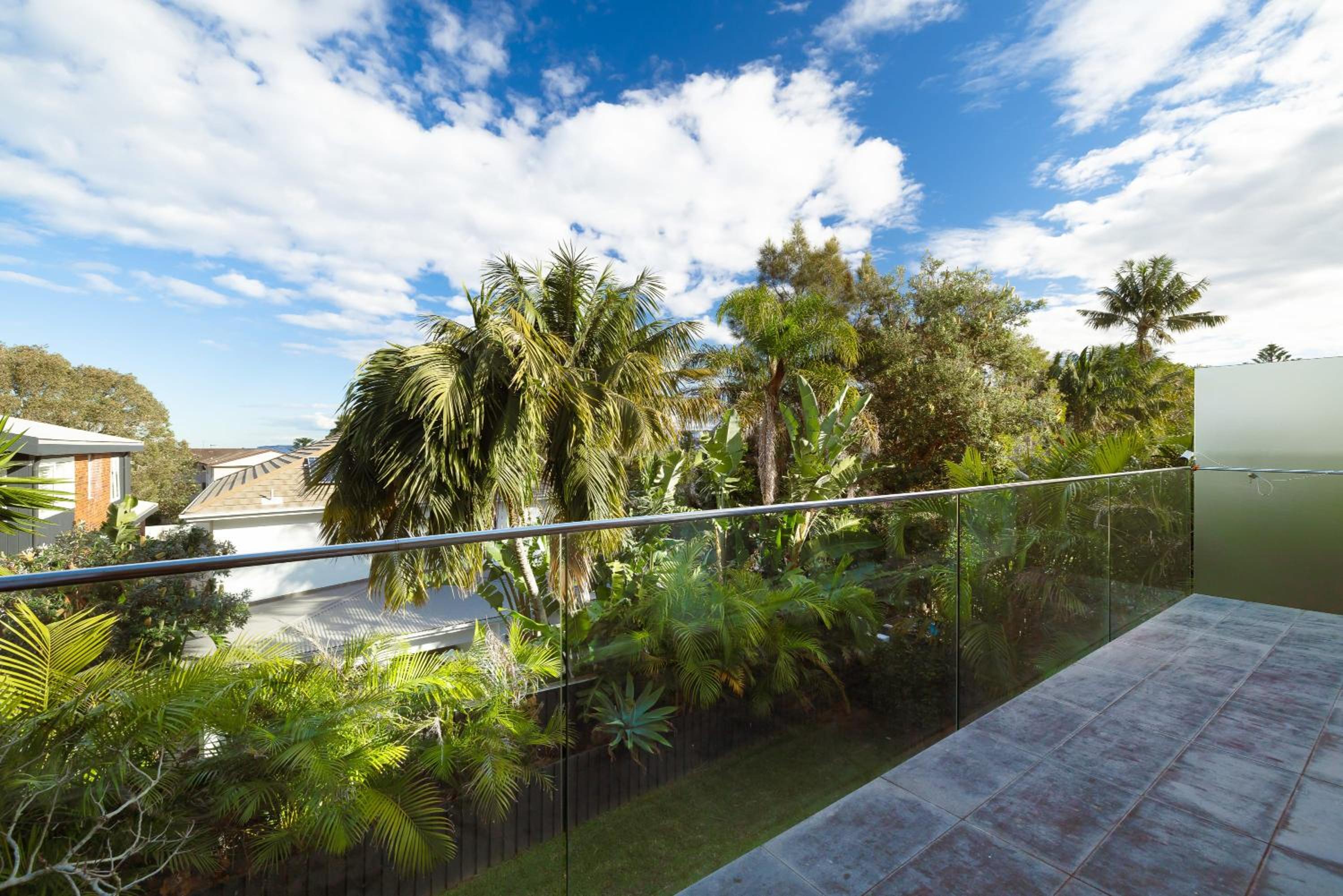 Bondi Holiday Home - Garden