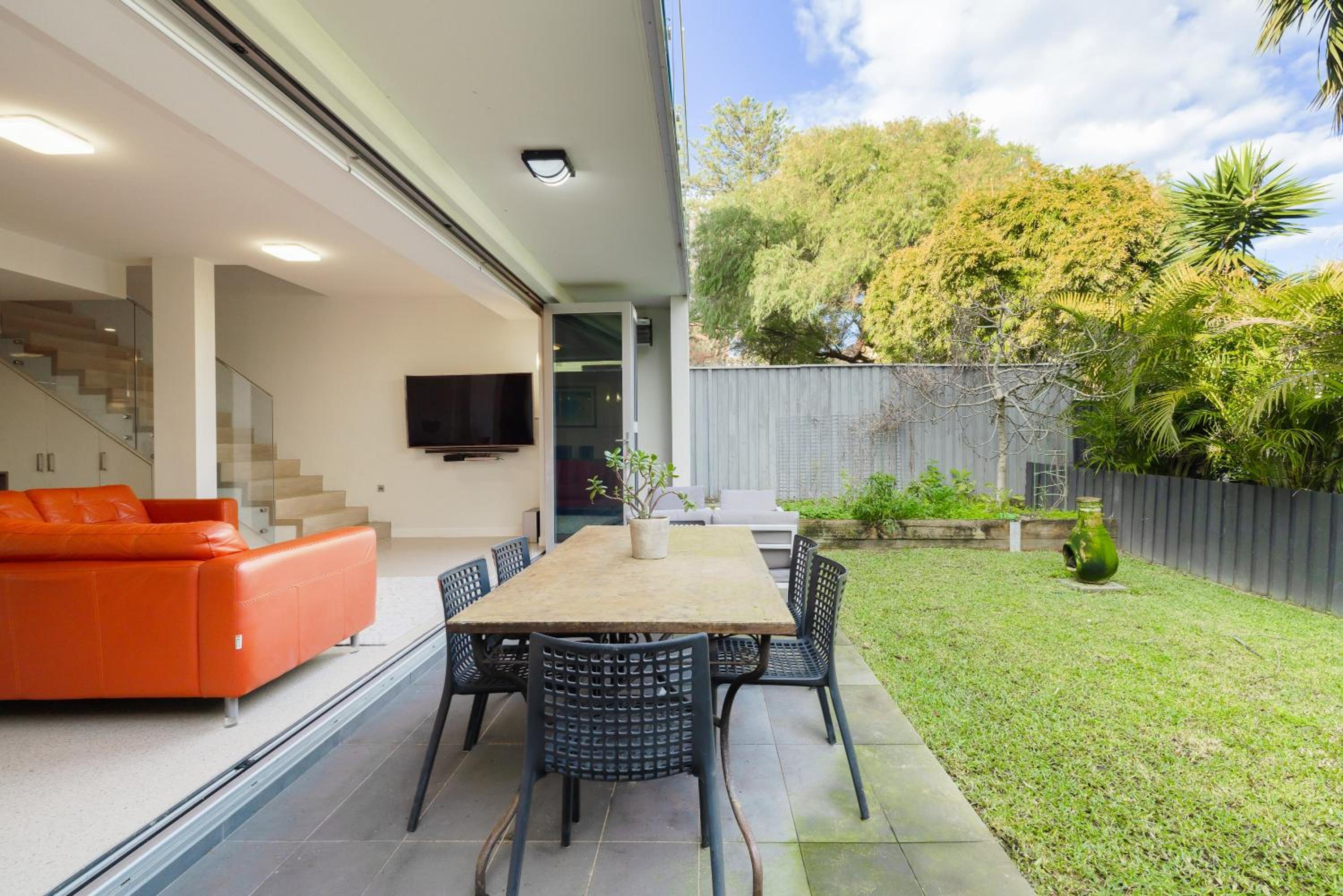 Bondi Holiday Home - Garden