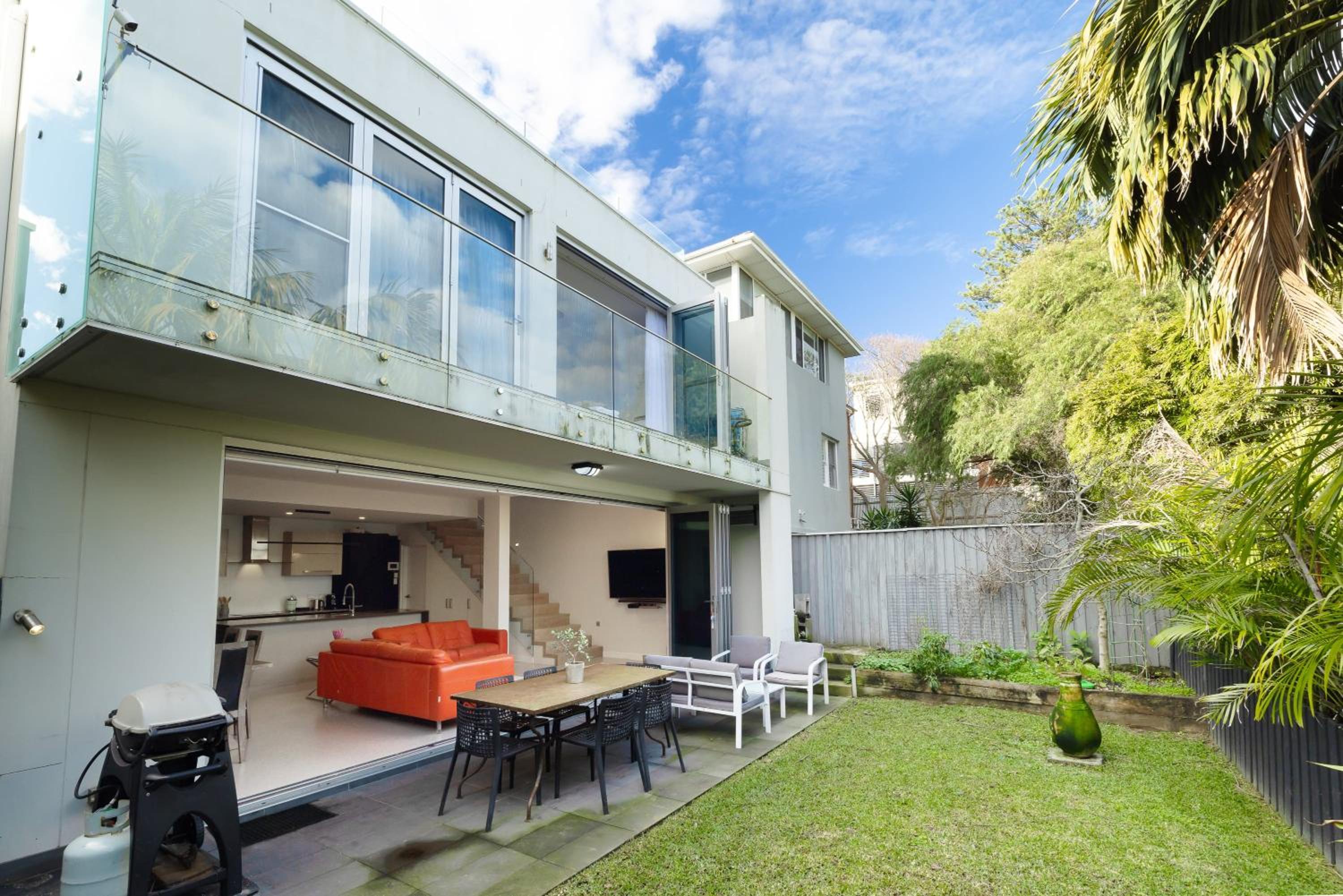 Bondi Holiday Home - Garden