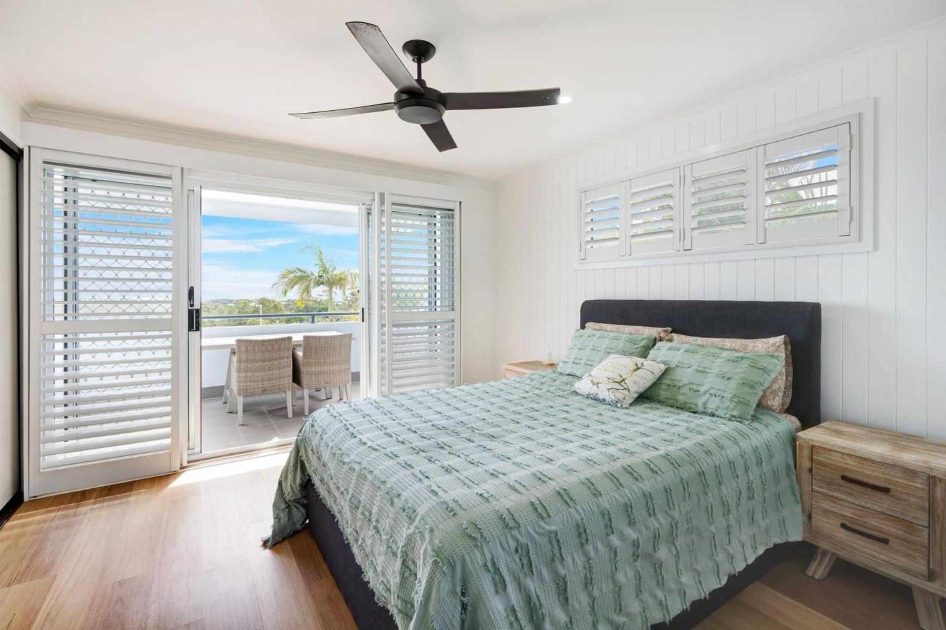 1-42 Manooka Drive - Rainbow Beach Swimming pool, views, walk to beach
