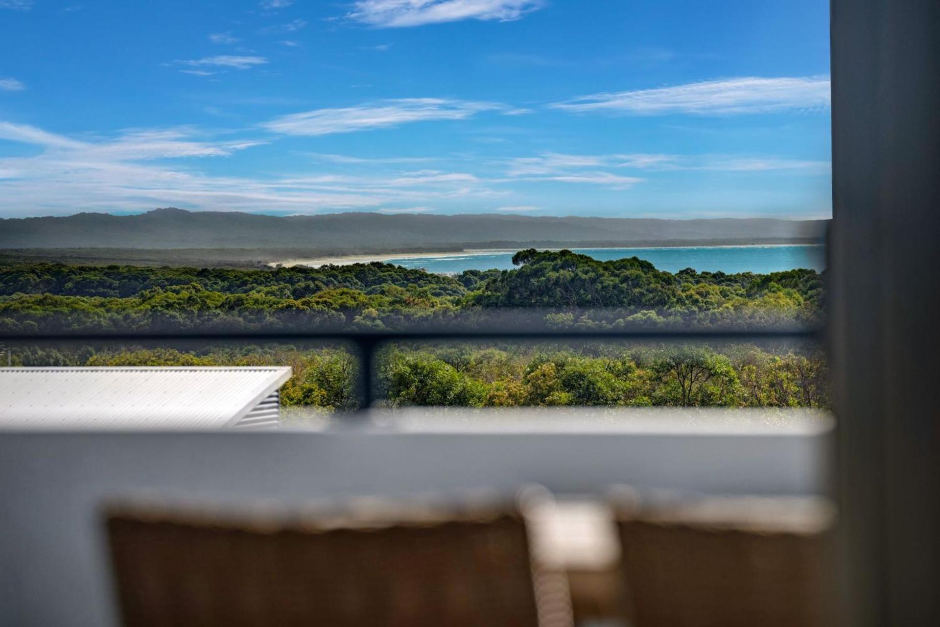 1-42 Manooka Drive - Rainbow Beach Swimming pool, views, walk to beach