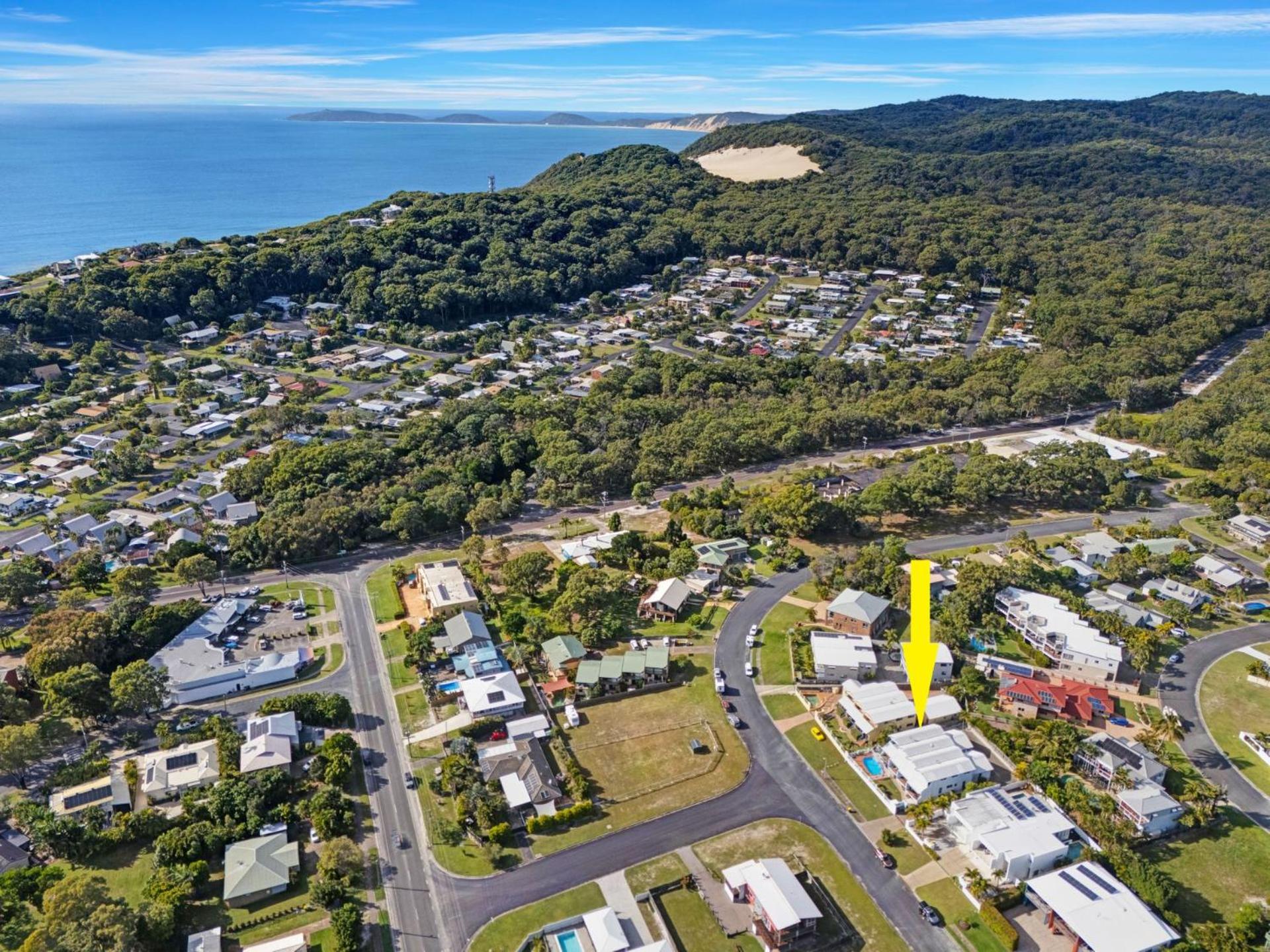 1-42 Manooka Drive - Rainbow Beach Swimming pool, views, walk to beach