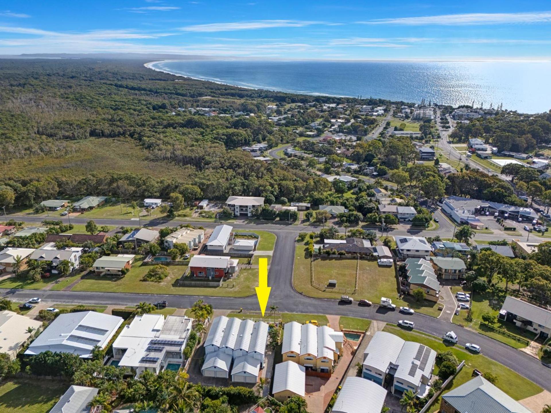 1-42 Manooka Drive - Rainbow Beach Swimming pool, views, walk to beach