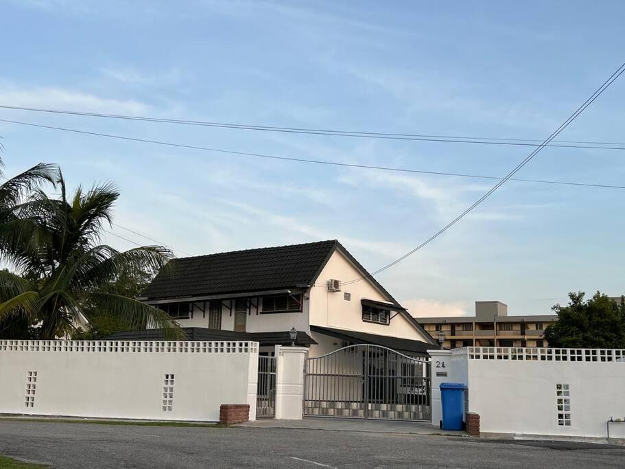 PUTIH Ipoh SaltWater Pool BBQ 5Bed4Bath 19pax photo 7