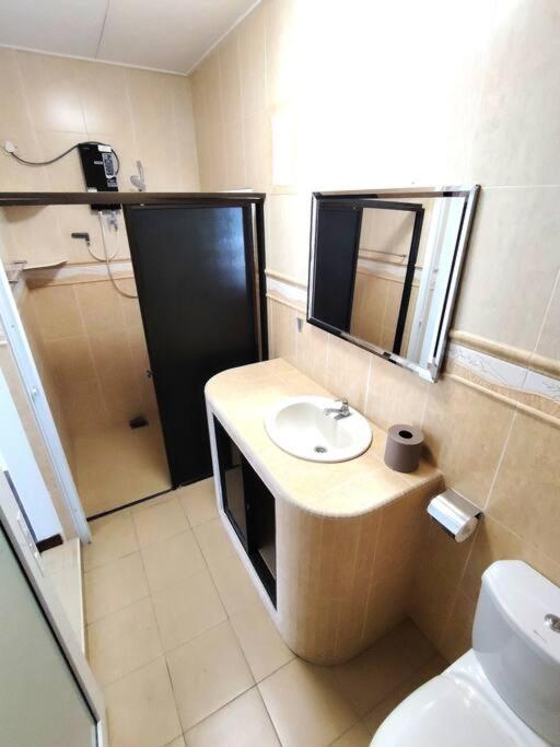 PUTIH Ipoh SaltWater Pool BBQ 5Bed4Bath 19pax photo 8