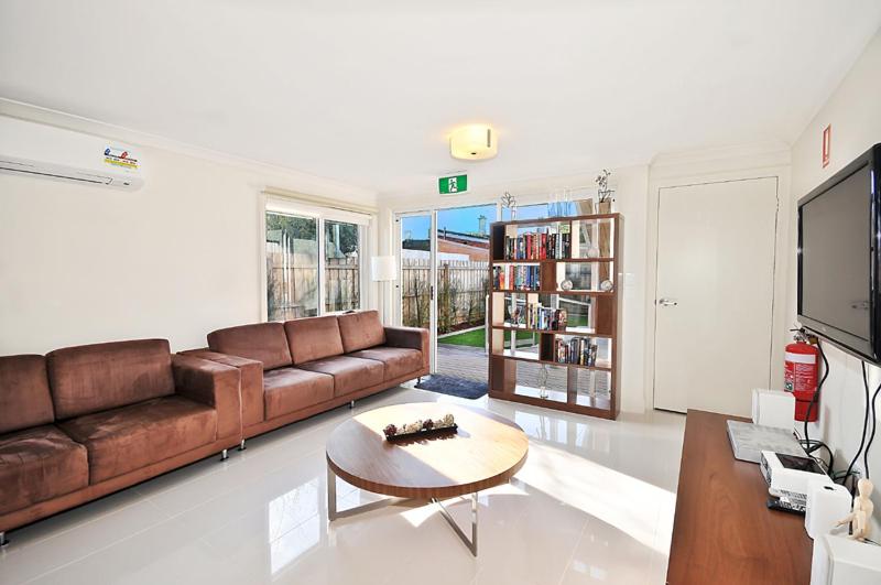 6B - Executive Rooms in Large Property in Brunswick