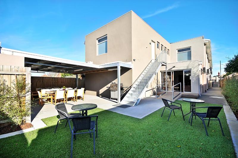 6B - Executive Rooms in Large Property in Brunswick