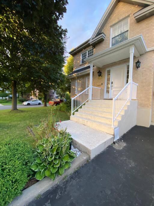 Spacious Luxury House Minutes To DownTown Montreal