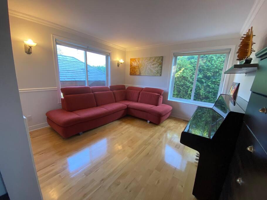 Spacious Luxury House Minutes To DownTown Montreal