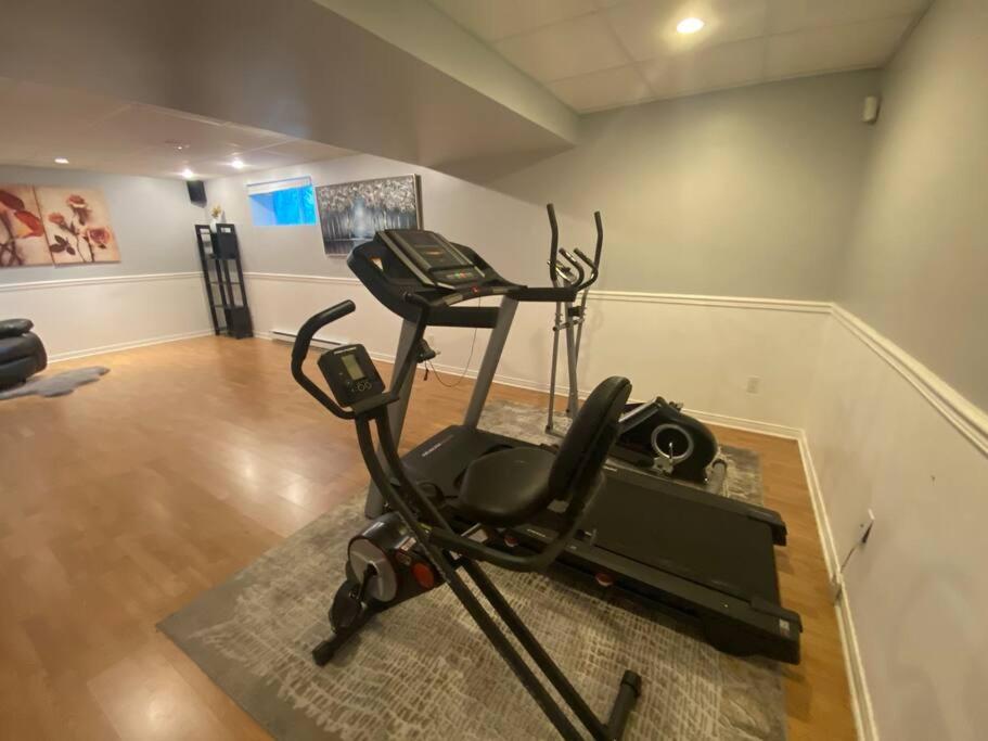 Spacious Luxury House Minutes To DownTown Montreal