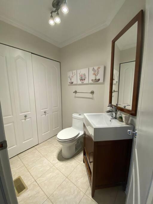 Spacious Luxury House Minutes To DownTown Montreal