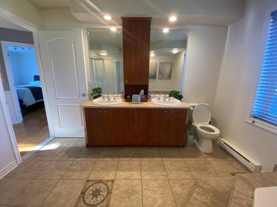 Spacious Luxury House Minutes To DownTown Montreal