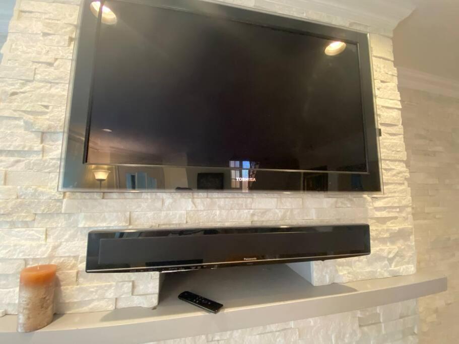 Spacious Luxury House Minutes To DownTown Montreal