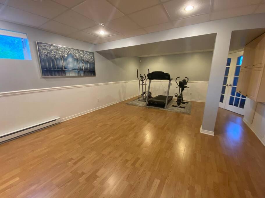 Spacious Luxury House Minutes To DownTown Montreal