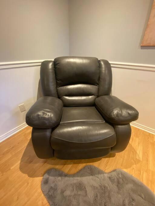 Spacious Luxury House Minutes To DownTown Montreal