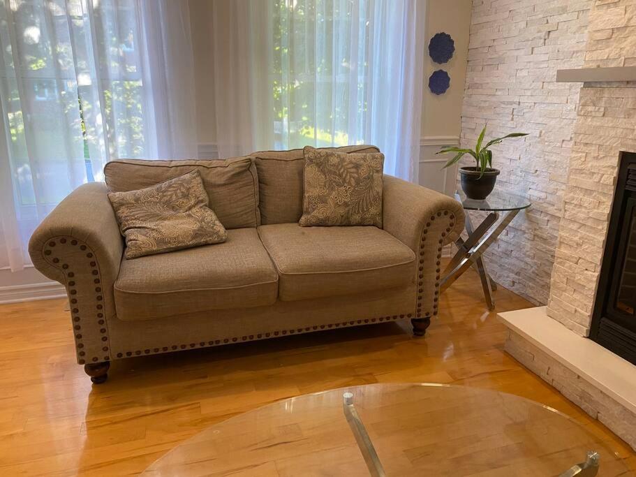 Spacious Luxury House Minutes To DownTown Montreal