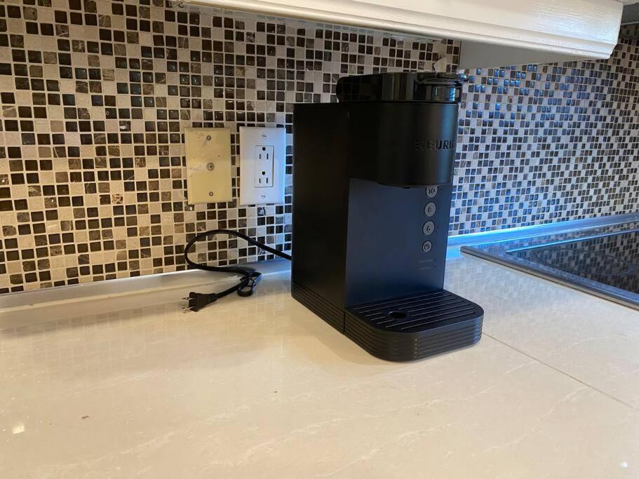 Spacious Luxury House Minutes To DownTown Montreal
