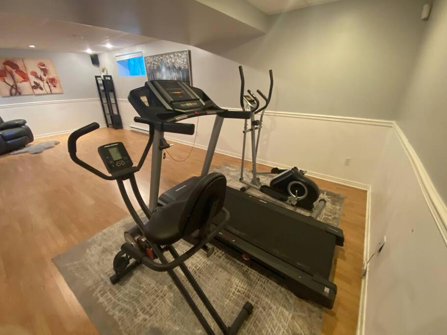 Spacious Luxury House Minutes To DownTown Montreal