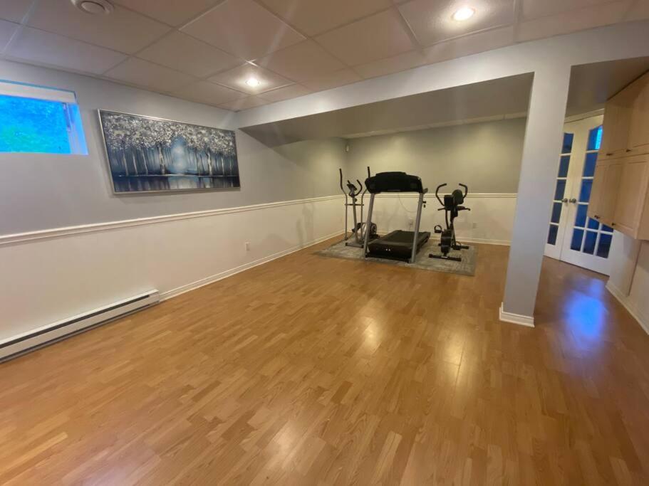 Spacious Luxury House Minutes To DownTown Montreal