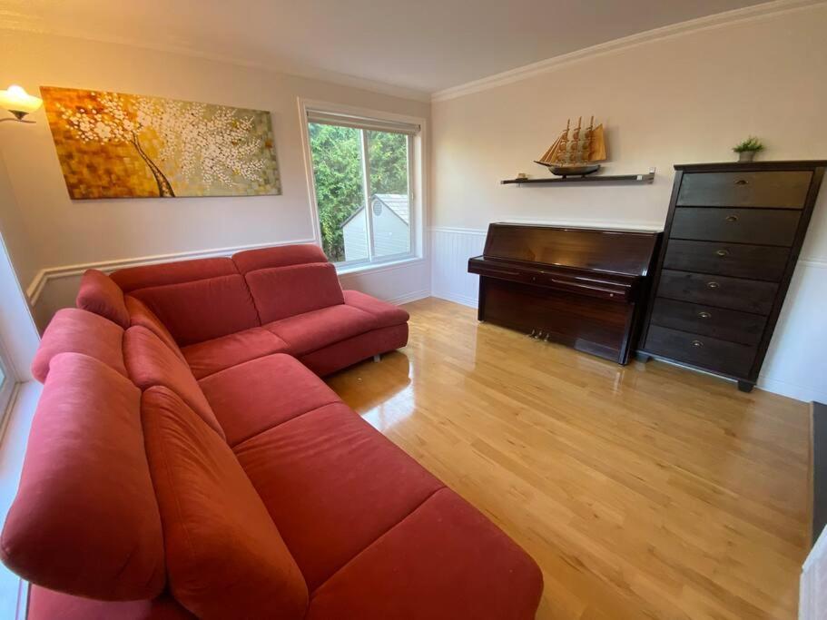 Spacious Luxury House Minutes To DownTown Montreal