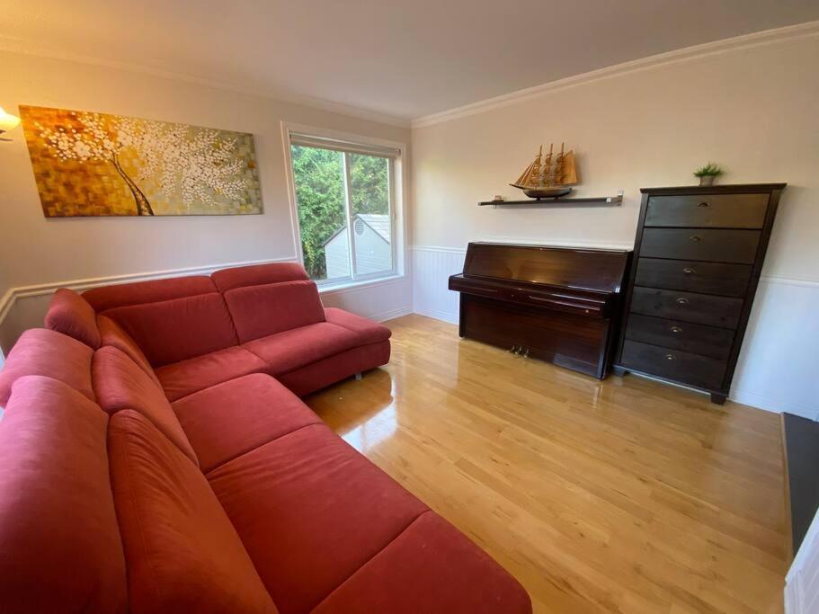 Spacious Luxury House Minutes To DownTown Montreal