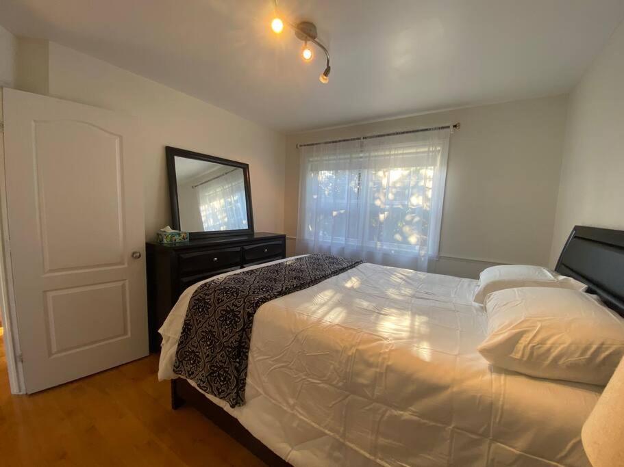 Spacious Luxury House Minutes To DownTown Montreal