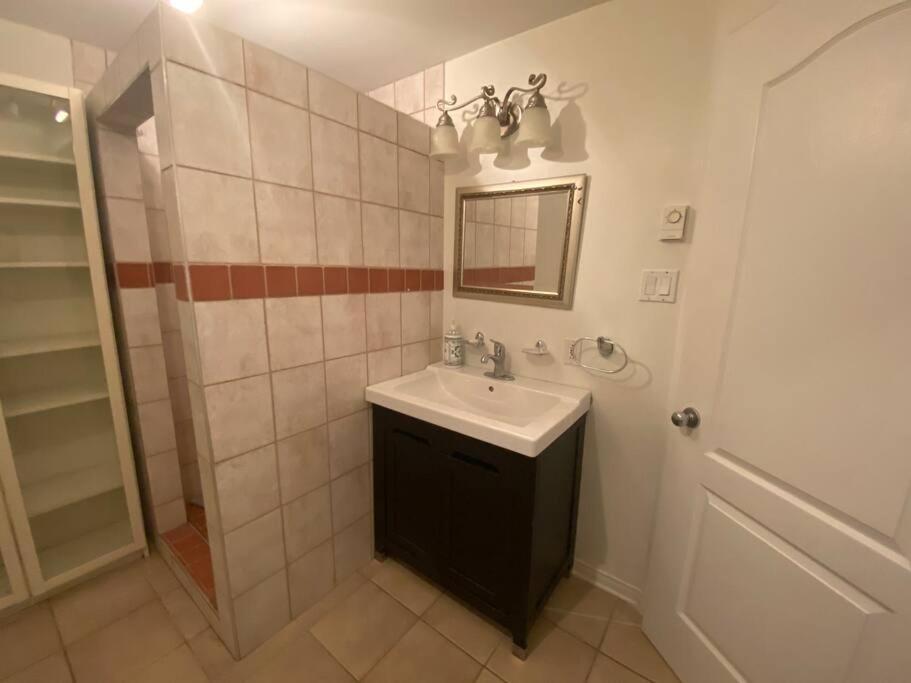 Spacious Luxury House Minutes To DownTown Montreal
