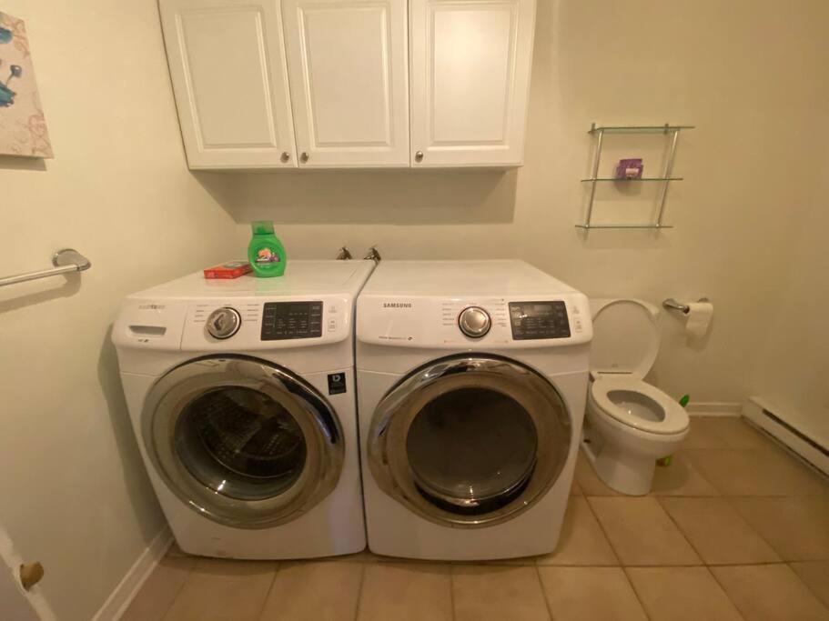 Spacious Luxury House Minutes To DownTown Montreal
