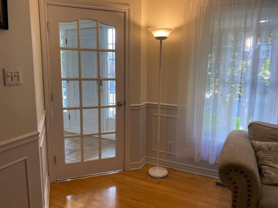 Spacious Luxury House Minutes To DownTown Montreal