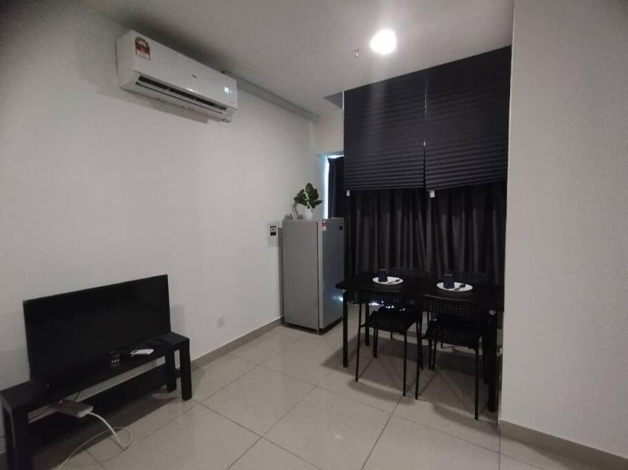 Entire Unit Pacific Tower Wifi-Parking-Pool by ComfyAsia photo 7