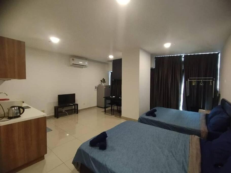 Entire Unit Pacific Tower Wifi-Parking-Pool by ComfyAsia photo 4