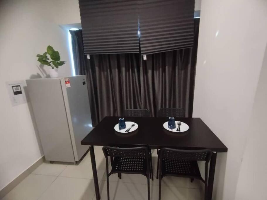 Entire Unit Pacific Tower Wifi-Parking-Pool by ComfyAsia photo 2