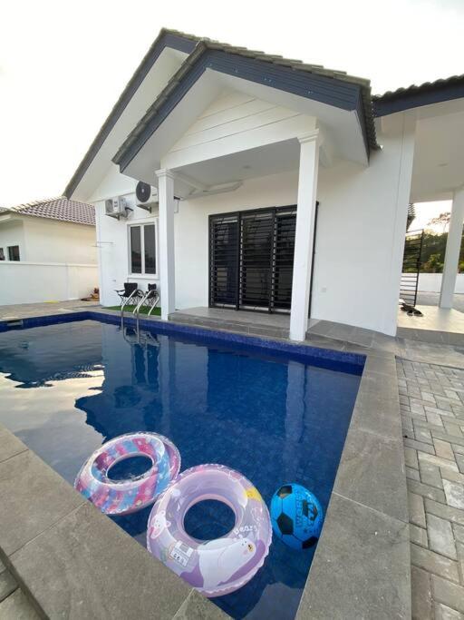 Melur House - Private Pool, Jacuzzi, Bbq, Netflix, PS4