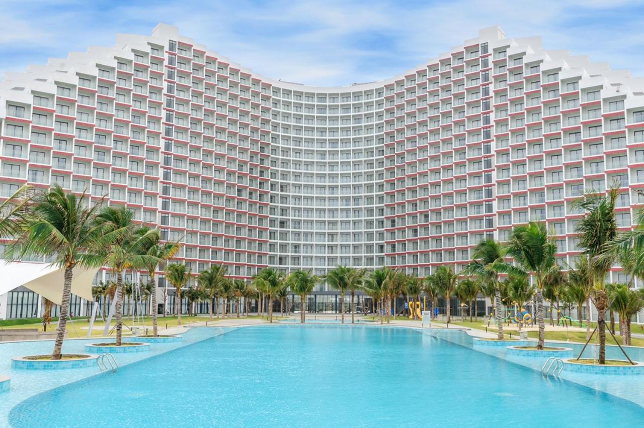 Condotel Arena Beach Near Cam Ranh Airport view 3