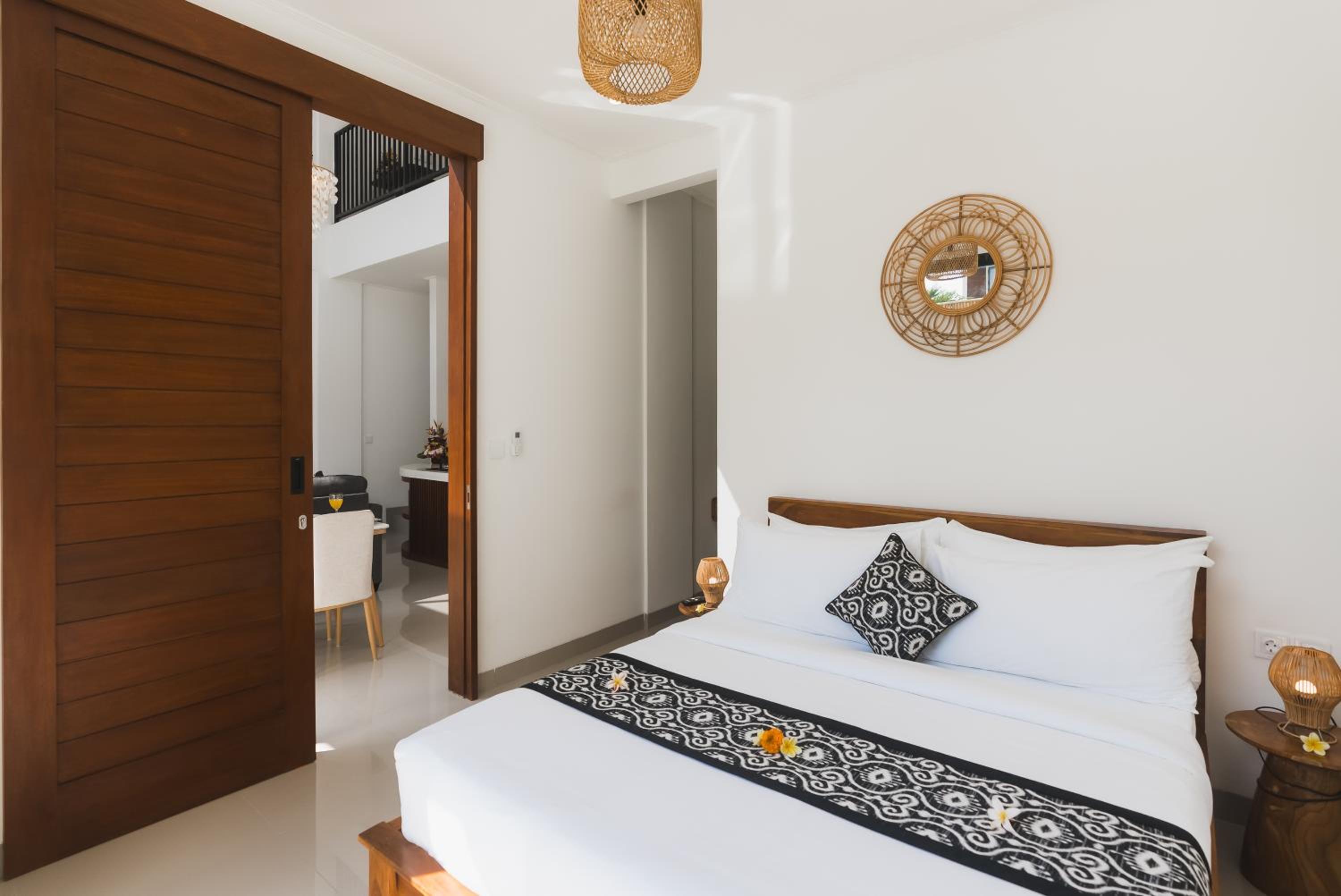 Villa Utara Bali - 2 Bedrooms Villas in Canggu view 3