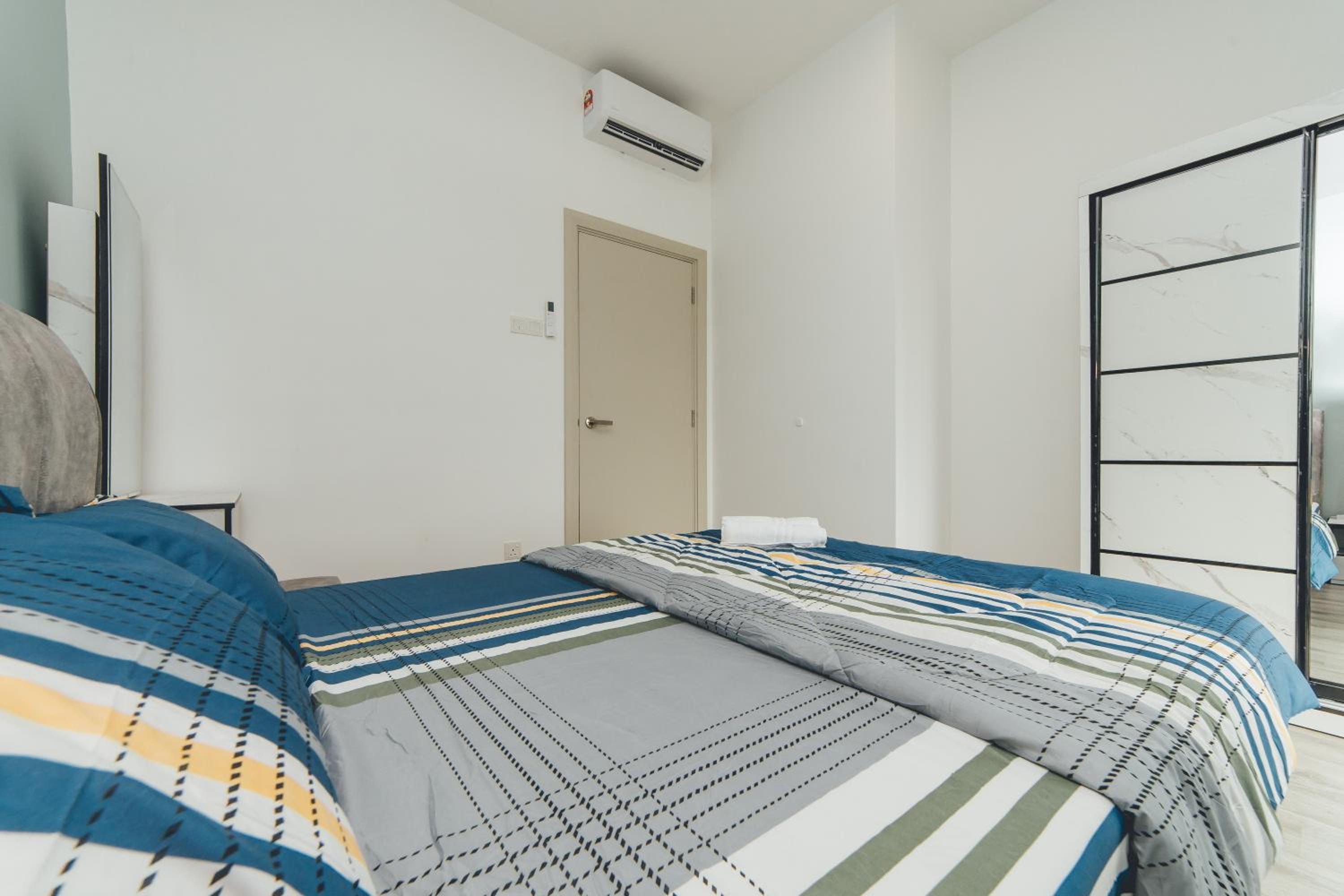 Mosaic Southkey Blue7 3BR 8pax by OUR STAY